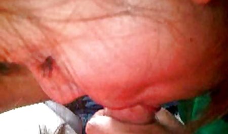 کلبه ای با رنگ تاریک عكس سكسى شهوانى در زیر میز نفوذ کرد